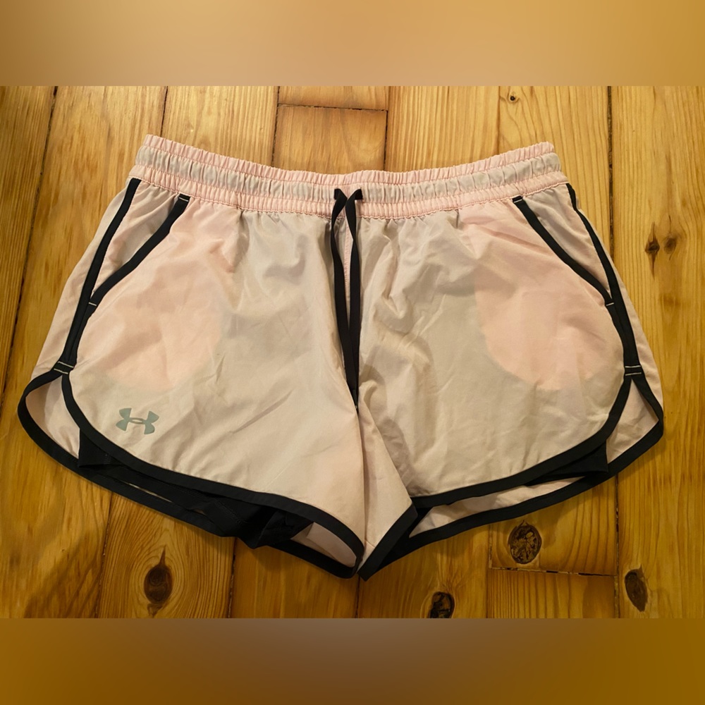 Women’s UA shorts
